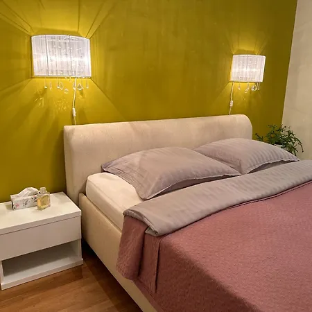 Center 2 Apartment *
