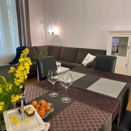 Center 2 Apartment